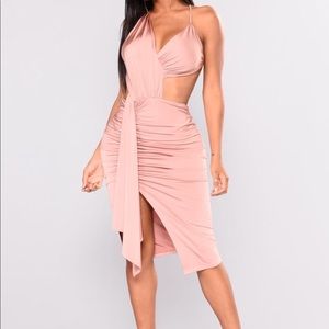 (NWT) #FashionNova “Garland Asymmetric” Dress